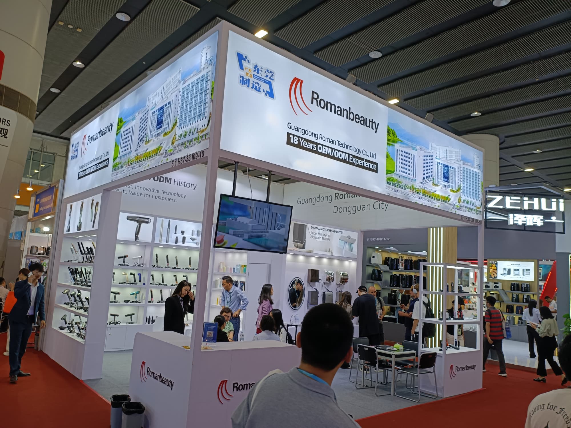 廣交會特裝太貴？模塊化展臺，復(fù)用更省錢，兼顧質(zhì)感不降價