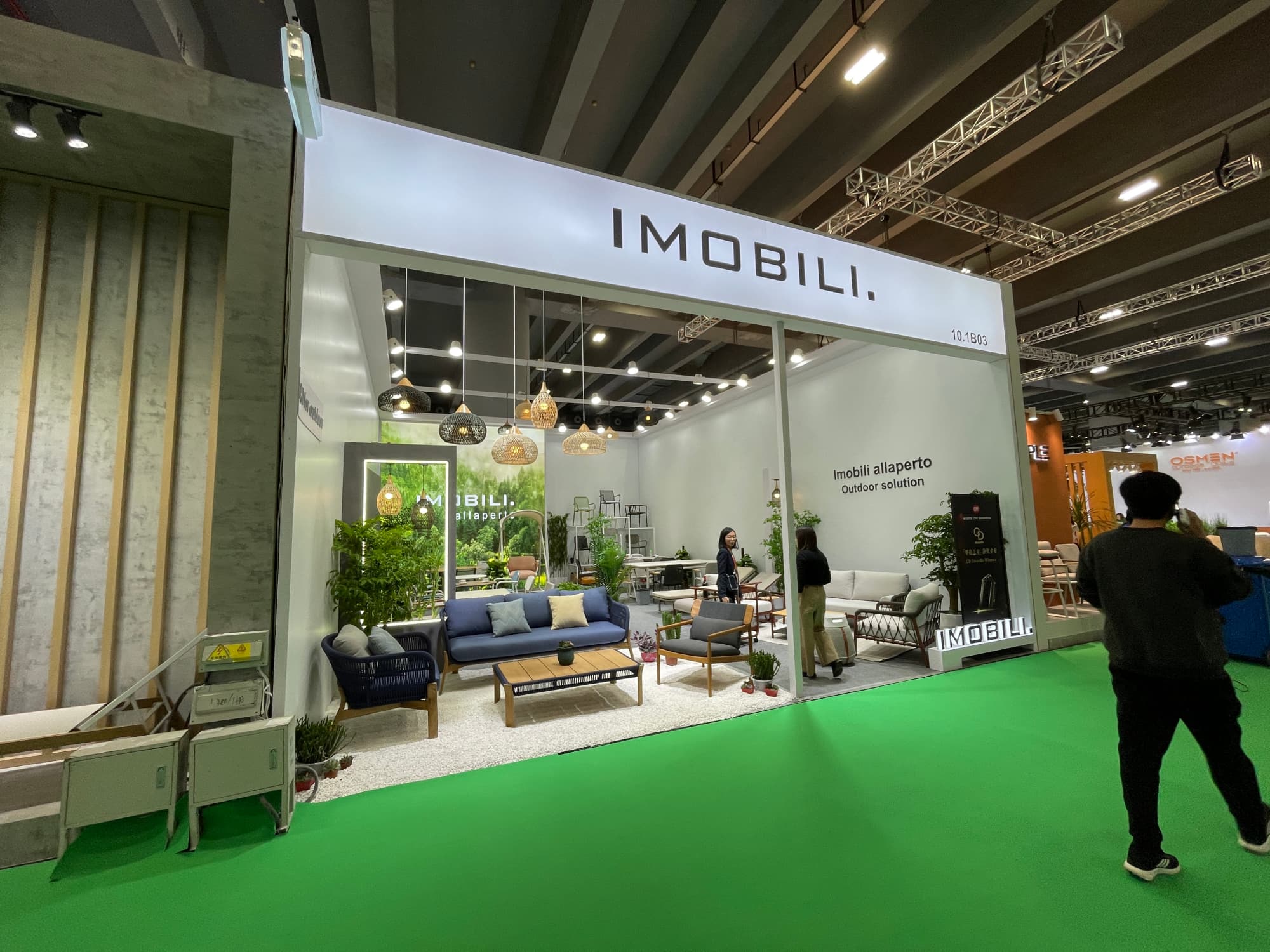 從設計到落地：廣州家博會特裝展臺搭建省錢高效技巧